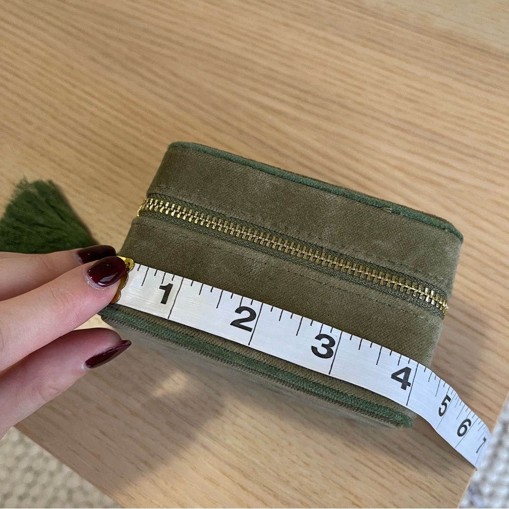 Sezane Velvet Jewelry Box - Picture 4 of 6